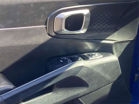 Used 2022 Kia Sorento S w/ Panoramic Sunroof Package image 16