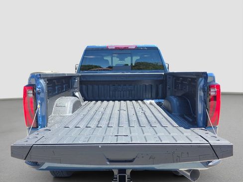 New 2026 GMC Sierra 2500 Denali w/ Denali Reserve Package AWD/4WD image 17