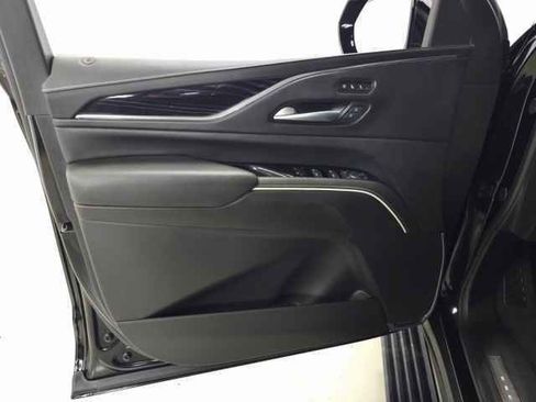 Used 2024 Cadillac Escalade ESV V w/ Heavy-Duty Trailer Package image 17