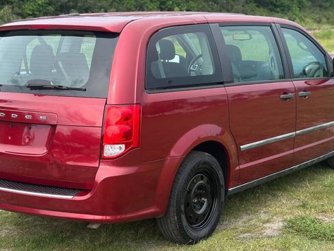 Used 2015 Dodge Grand Caravan American Value Package w/ UConnect Hands-Free Group image 5