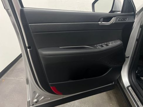 Used 2023 Hyundai Palisade Limited FWD image 13