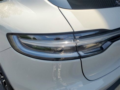 Used 2025 Porsche Macan S image 26