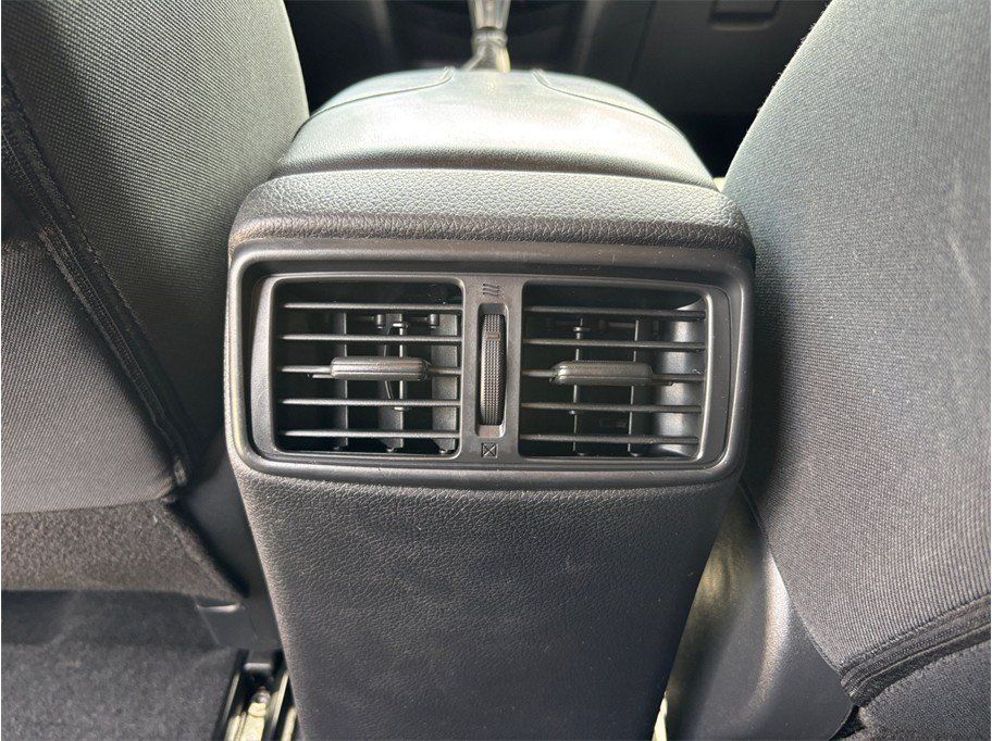 Used 2018 Nissan Rogue SV FWD image 33
