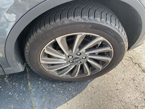 Used 2023 Lincoln Corsair Reserve AWD/4WD image 3