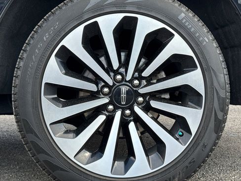 Used 2024 Lincoln Navigator Reserve AWD/4WD image 9
