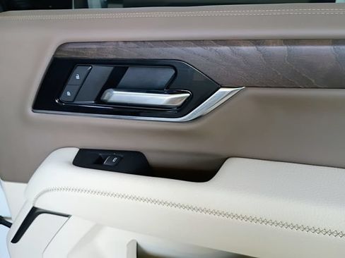Used 2025 GMC Yukon Denali w/ LPO, Floor Liner Package RWD image 53