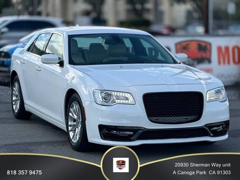 Used 2016 Chrysler 300 Limited image 52