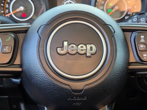 Used 2025 Jeep Wrangler Unlimited Sport AWD/4WD image 28