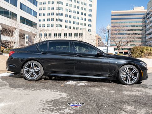 Used 2017 BMW 750i M SPORT LINE image 8