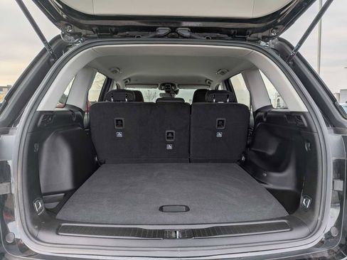 Used 2023 Jeep Grand Cherokee Laredo image 31