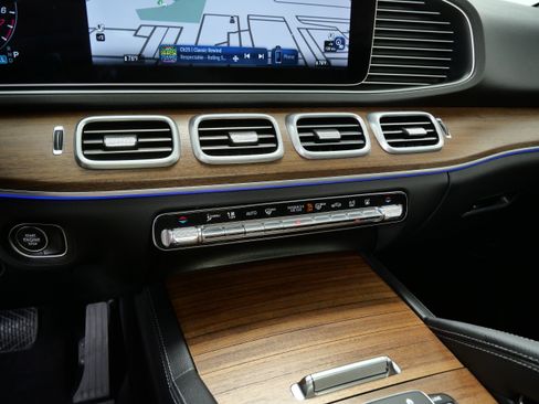 Certified 2026 Mercedes-Benz GLE 450e 4MATIC image 21