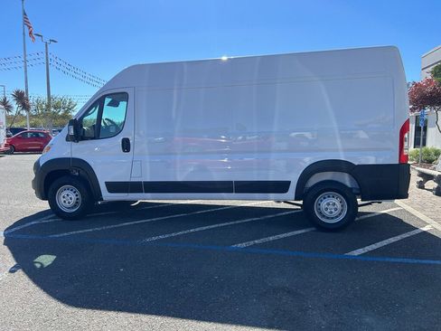 New 2026 RAM ProMaster 2500 w/ Convenience Group image 9