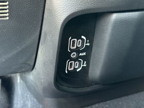 Used 2025 RAM 1500 Laramie AWD/4WD image 37