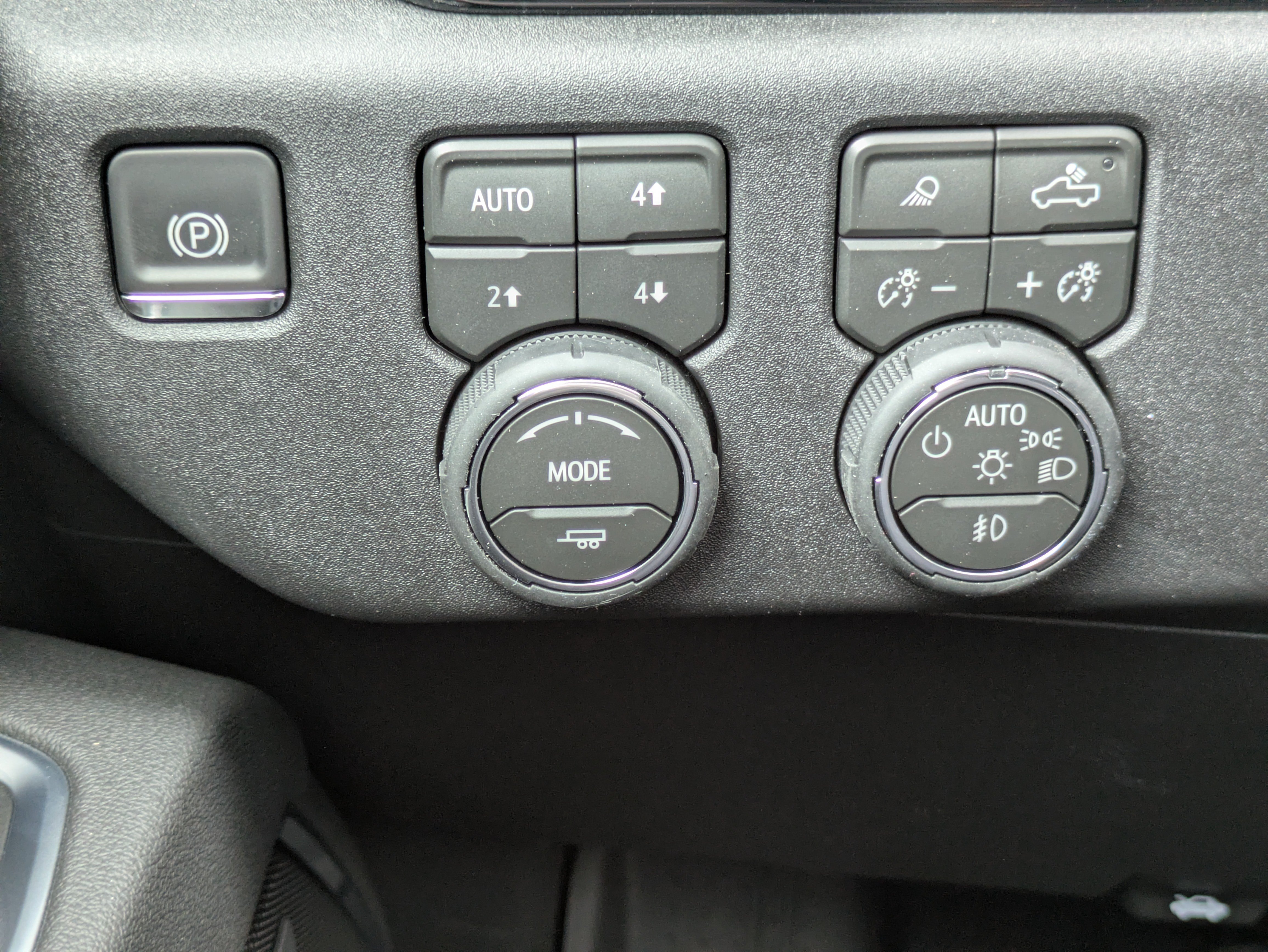 New 2026 Chevrolet Silverado 1500 LTZ w/ Technology Package AWD/4WD image 14