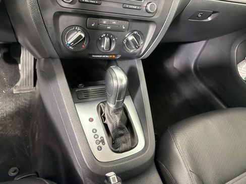 Used 2014 Volkswagen Jetta SE FWD image 14