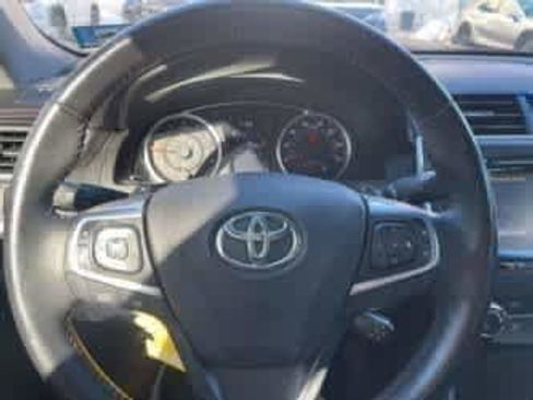 Used 2017 Toyota Camry SE image 19