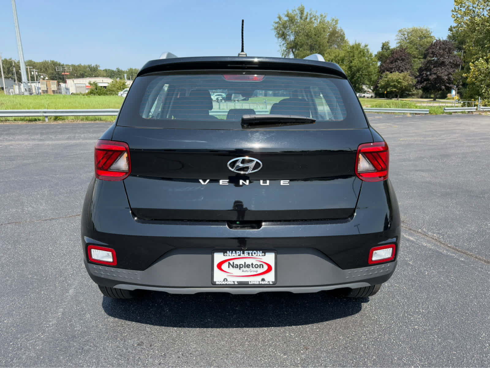 Used 2023 Hyundai Venue SEL w/ Cargo Package FWD image 6