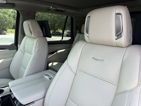 New 2026 Cadillac Escalade Platinum Luxury w/ LPO, Radiant Package AWD/4WD image 23