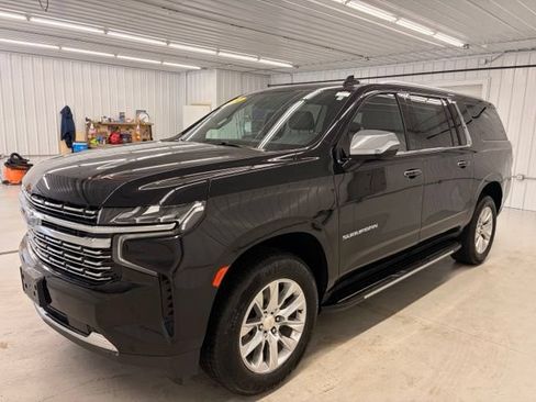 Used 2024 Chevrolet Suburban Premier AWD/4WD image 3