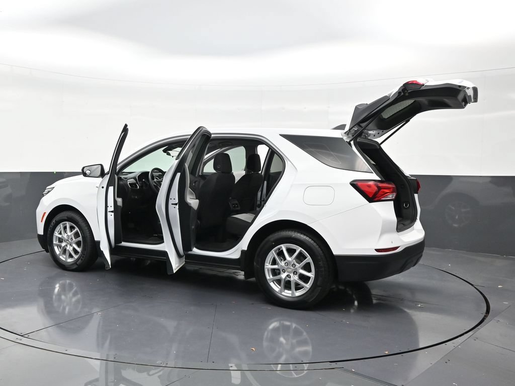 Used 2022 Chevrolet Equinox LS FWD image 28