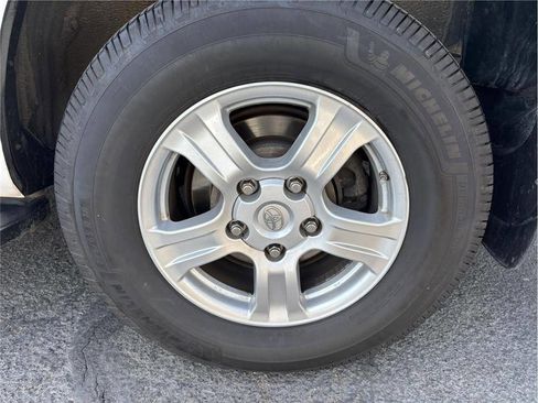 Used 2015 Toyota Sequoia SR5 image 21