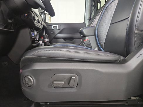 Used 2024 Jeep Wrangler High Altitude image 32