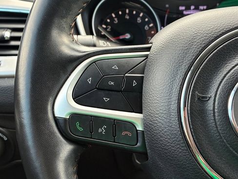 Used 2019 Jeep Compass Latitude w/ Cold Weather Group AWD/4WD image 30