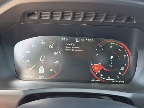 Used 2021 Volvo XC90 T6 Momentum w/ Climate Package AWD/4WD image 32