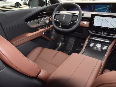 New 2026 Lincoln Nautilus Reserve AWD/4WD image 14