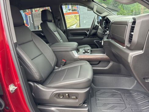 Used 2026 GMC Sierra 2500 SLT w/ SLT Premium Package AWD/4WD image 8
