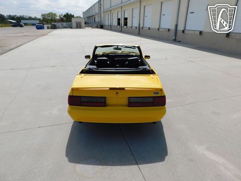 Used 1993 Ford Mustang LX image 19