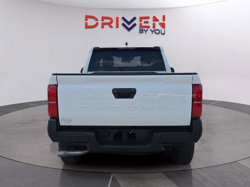 Used 2024 Toyota Tacoma SR image 4