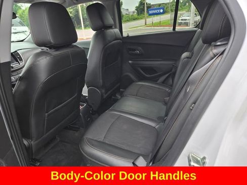 Used 2020 Chevrolet Trax LT w/ Redline Edition FWD image 12