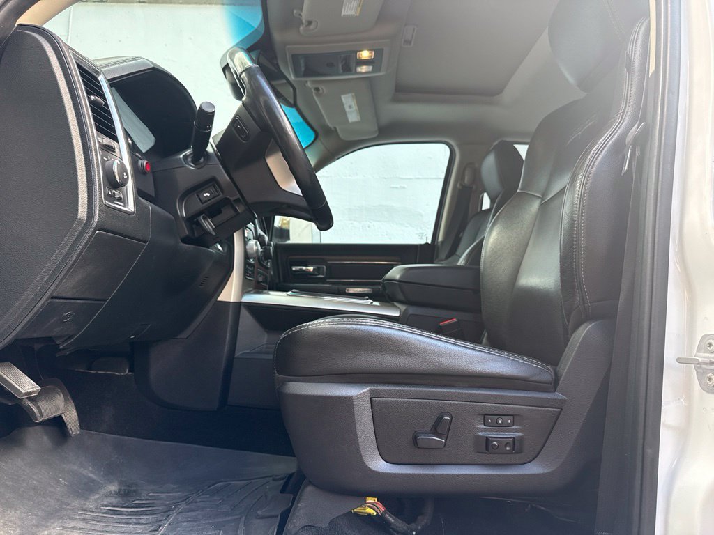 Used 2015 RAM 1500 Laramie w/ Convenience Group AWD/4WD image 4
