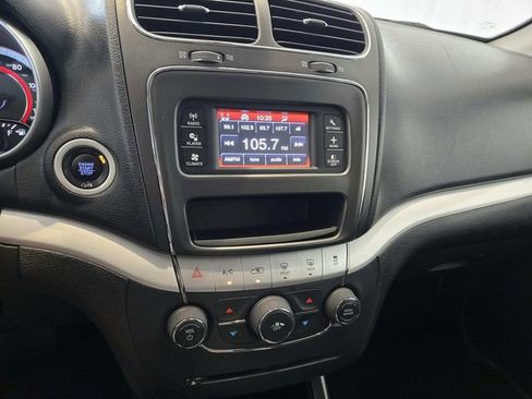 Used 2019 Dodge Journey SE image 23