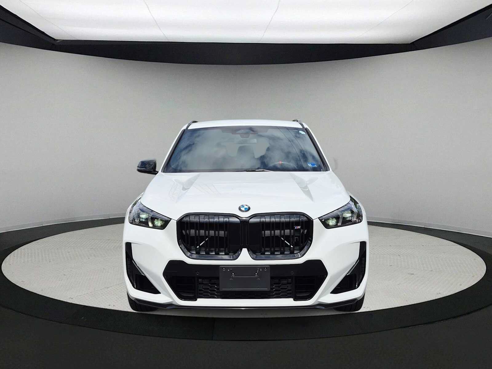 Used 2025 BMW X1 M35i w/ Shadowloine Package AWD/4WD image 3