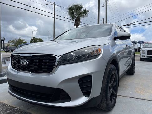 Used 2019 Kia Sorento L FWD image 3