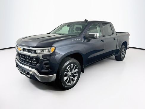 Used 2024 Chevrolet Silverado 1500 LT AWD/4WD image 3