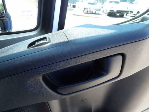 Used 2026 RAM ProMaster 2500 w/ Convenience Group FWD image 32