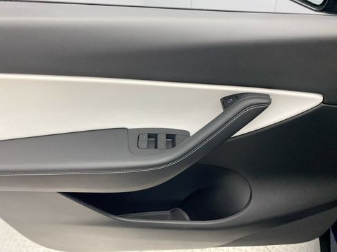 Used 2022 Tesla Model Y Performance AWD/4WD image 12