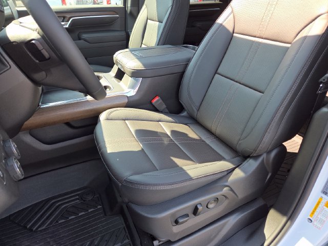 New 2026 Chevrolet Silverado 2500 High Country w/ High Country Premium Package AWD/4WD image 36