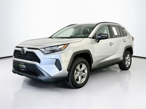 Used 2025 Toyota RAV4 LE AWD/4WD image 3