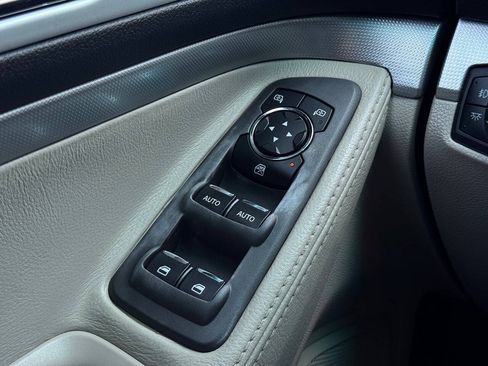 Used 2014 Ford Explorer XLT FWD image 26