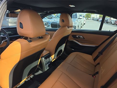 Certified 2025 BMW 330i Sedan w/ Convenience Package image 10