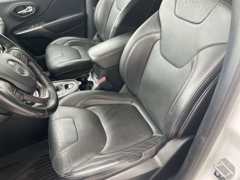 Used 2021 Jeep Cherokee Latitude Lux w/ Comfort/Convenience Group image 11