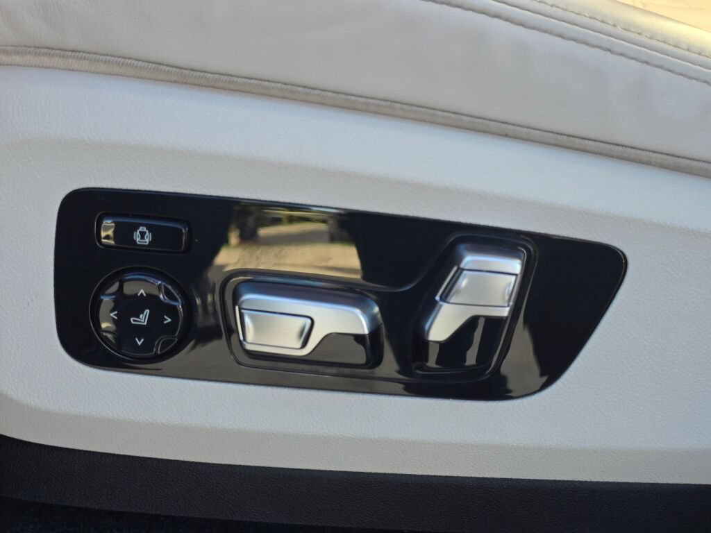 Used 2020 BMW X5 xDrive40i w/ M Sport Package AWD/4WD image 38