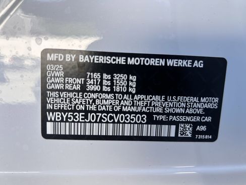 Used 2025 BMW i7 xDrive60 image 35