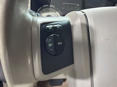 Used 2012 Ford Expedition Limited RWD image 17