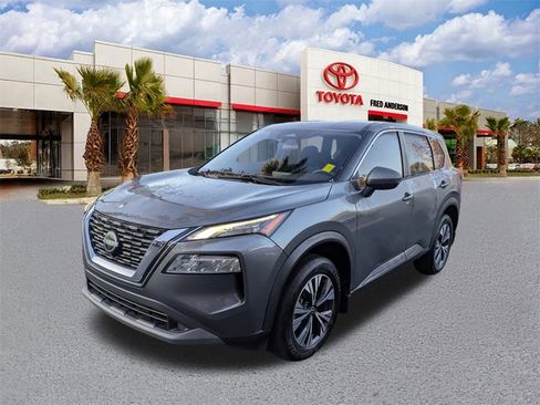 Used 2022 Nissan Rogue SV image 8