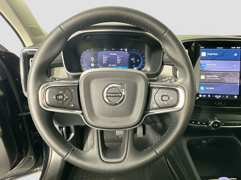Used 2023 Volvo XC40 B5 Plus w/ Protection Package Premier image 12